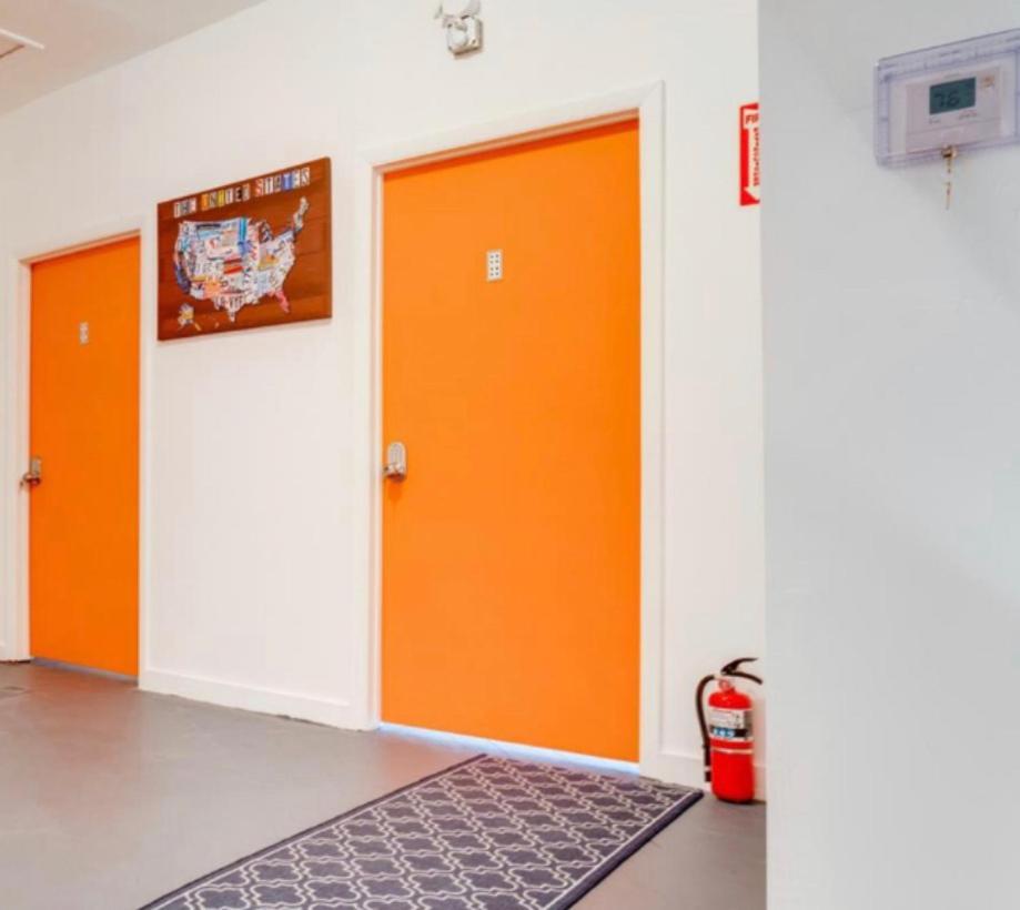 Women Only Rooms - Men Only Rooms - Free Wifi - Coffee Parking - Lockers Miami Kültér fotó